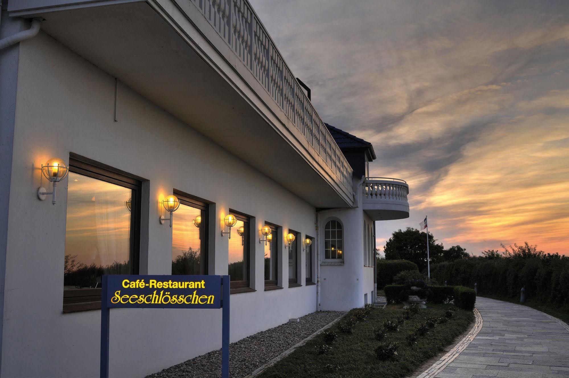 Hotel Seeschloesschen Hohwacht Exterior foto